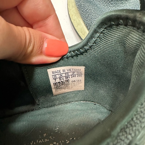 Adidas Originals NMD R1 Women’s 7 Linen Green Running Shoes Athletic Sneakers - Picture 9 of 12